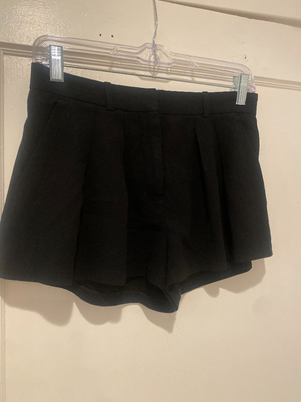 Wilfred Aritzia Black Triacetate Pleated Tailored Shorts - Size Two 2